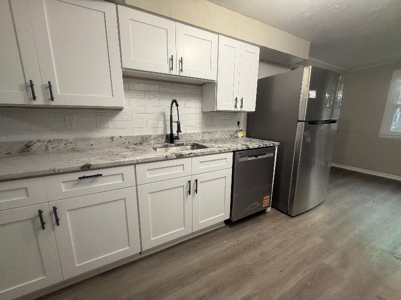 8133 Midland Rd - Photo 3 of 16