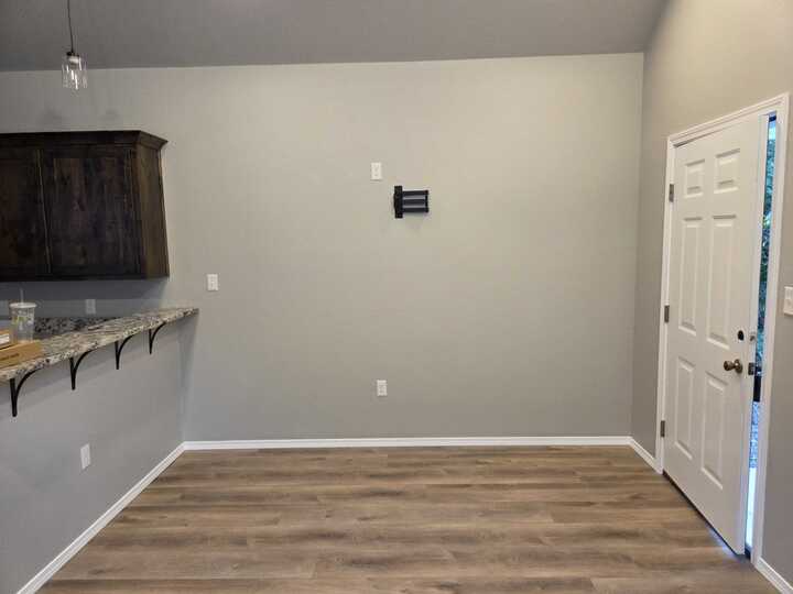 928 S Elm St - Photo 4 of 19