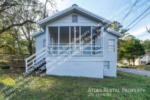 featured image of 430 W Lake Dr