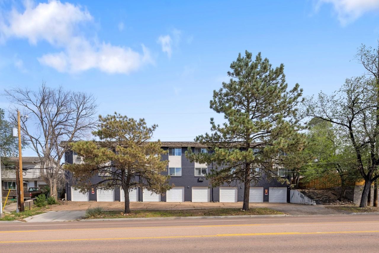 3635 Michigan Ave #07 - Photo 2 of 26