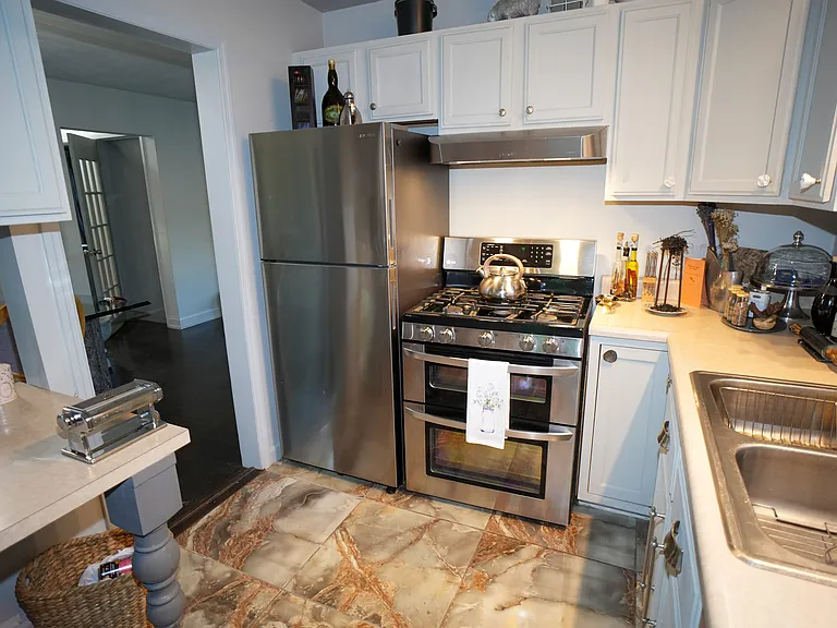 320 Ingram Rd - Photo 3 of 20