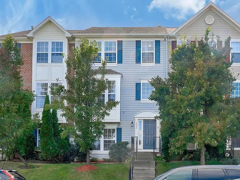 5037 Leasdale Rd - Photo 3 of 12