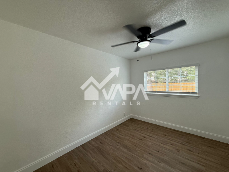 4019 Sunrise Bluff Dr - Photo 3 of 16