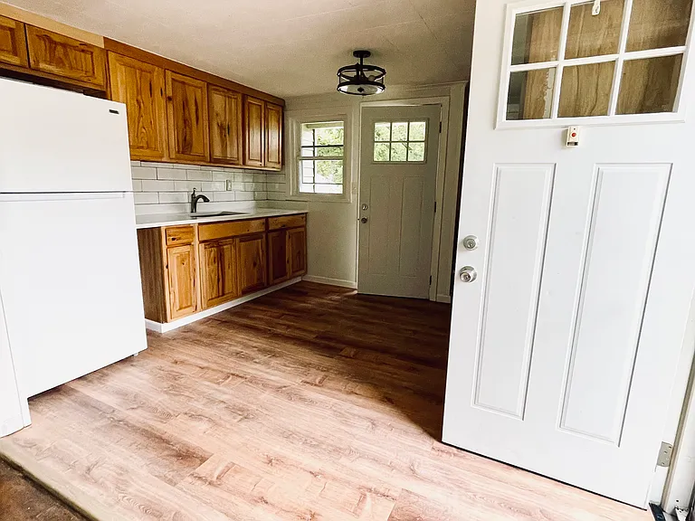 180 Circle Drive #A - Photo 2 of 11