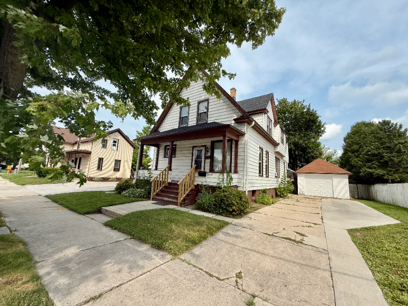 1409A S 17th St - Photo 2 of 2