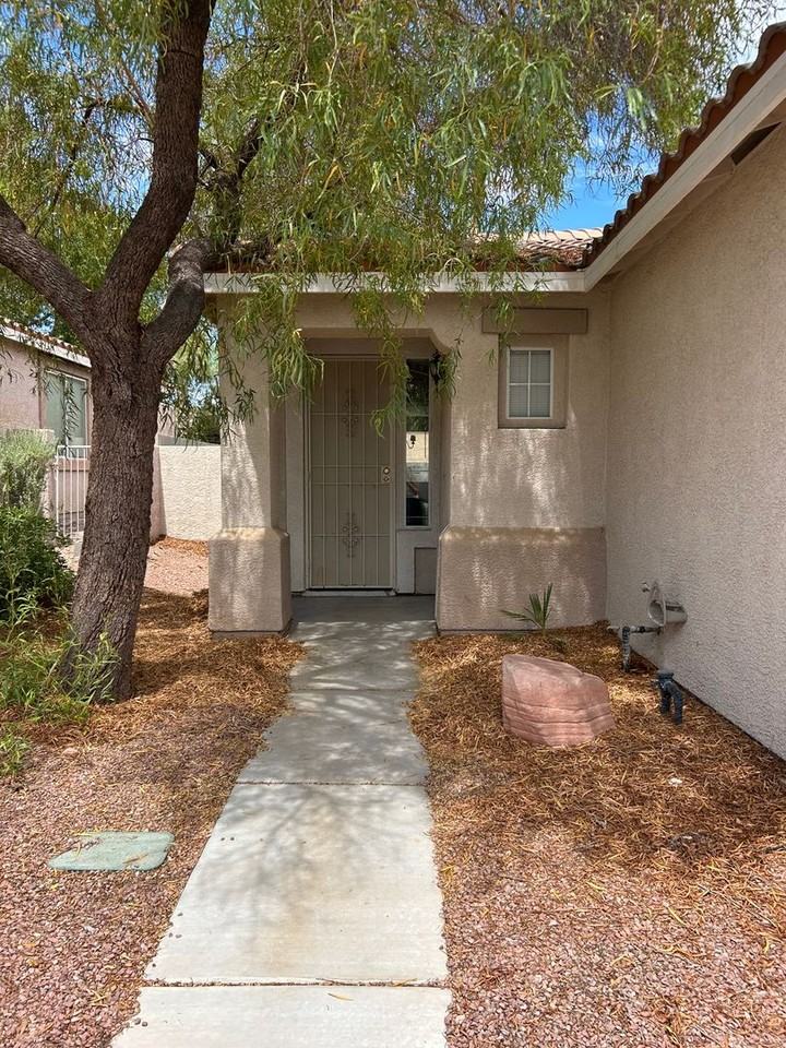 10628 Primrose Arbor Ave - Photo 2 of 18