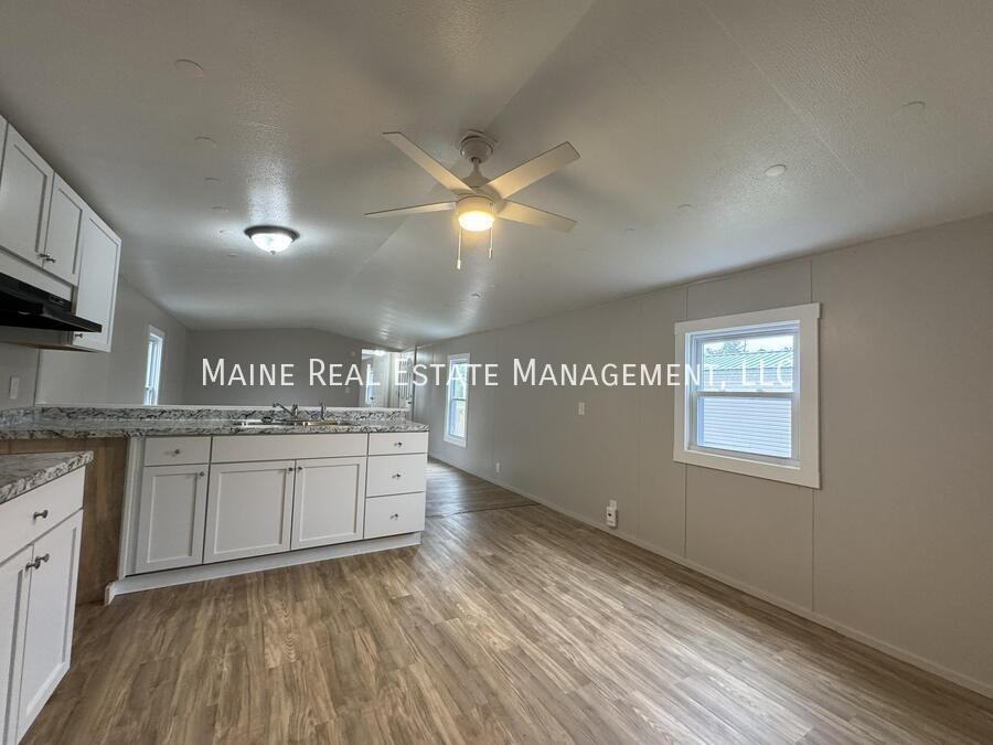 108 D St - Photo 2 of 11