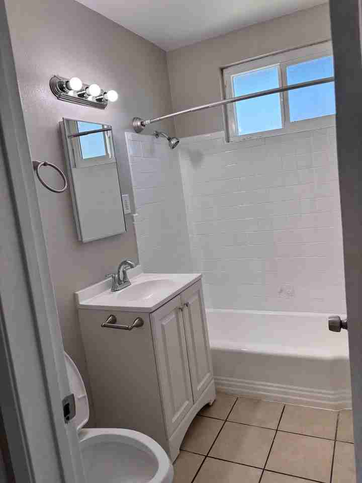 Renovated 2 Bedroom 1 Bathroom - Photo 7 of 10