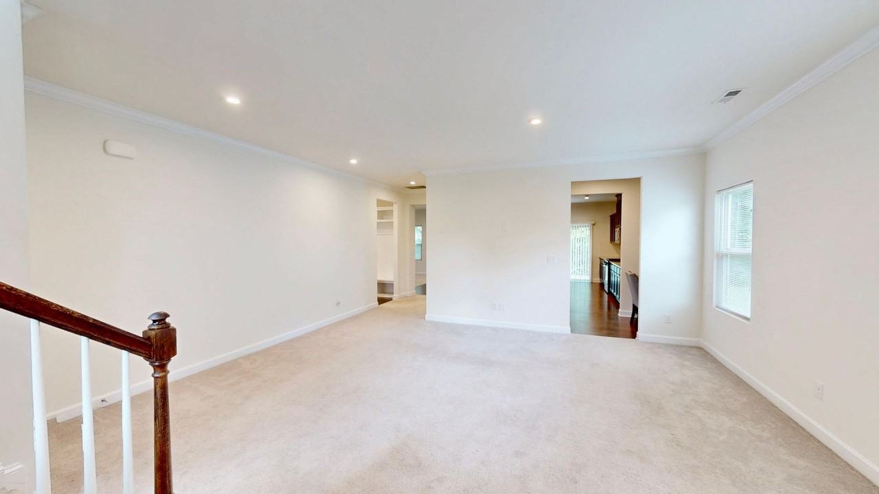 4523 Collingham Dr - Photo 4 of 41