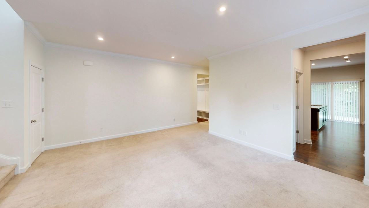 4523 Collingham Dr - Photo 5 of 41