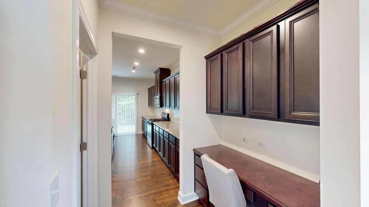 4523 Collingham Dr - Photo 6 of 41