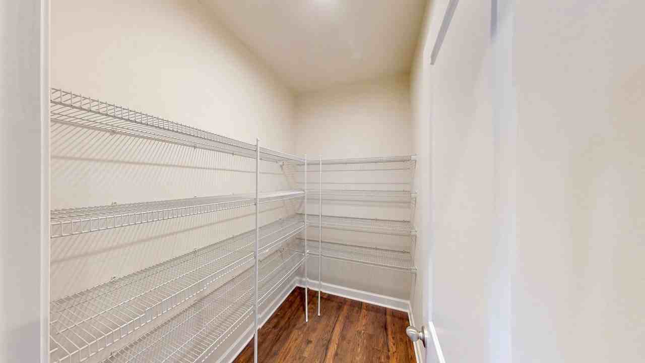 4523 Collingham Dr - Photo 7 of 41