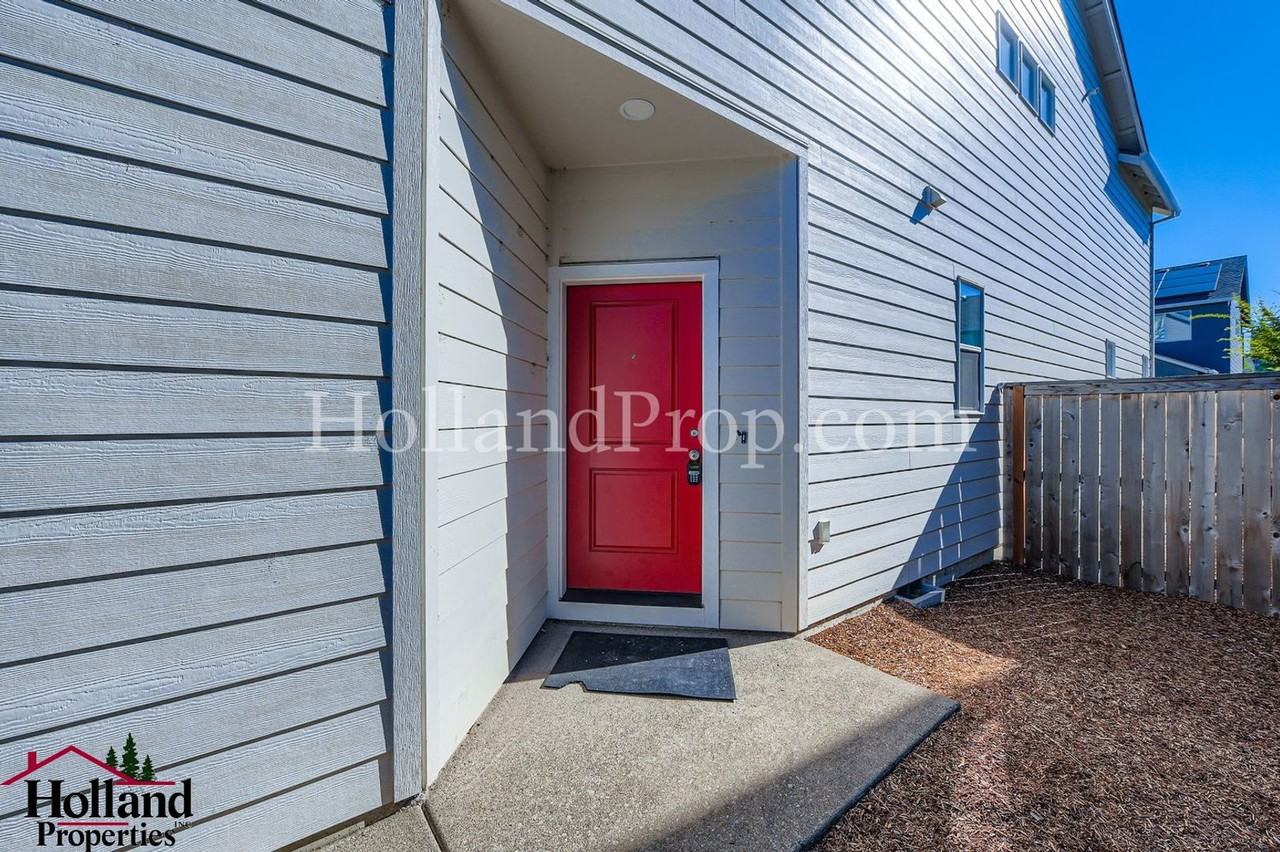 1212 S 28th Ave - Photo 3 of 32