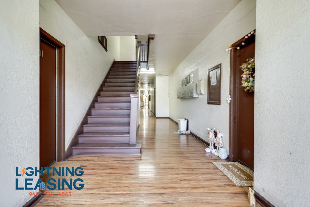 404 N Coronado St #1B - Photo 6 of 7