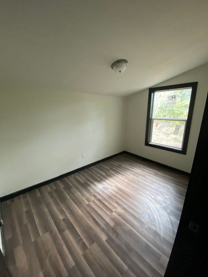 609 Palmer St - Photo 5 of 10