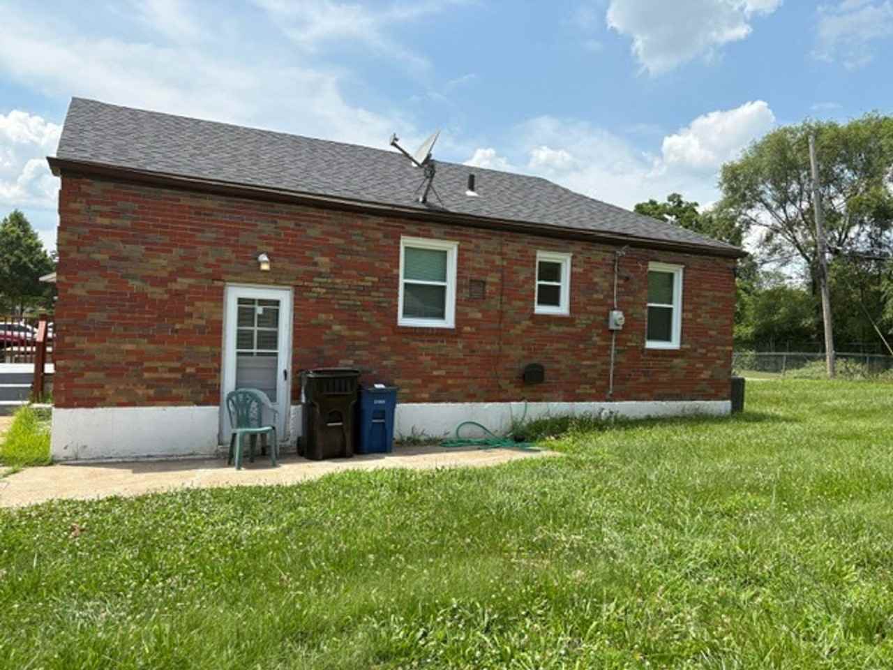 8301 Archer Ave ##Ave - Photo 3 of 22