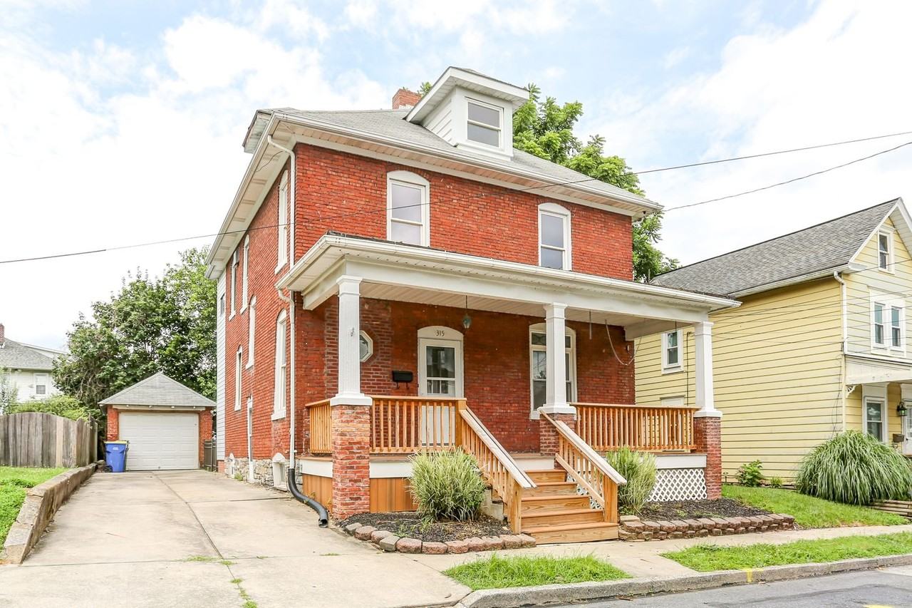 315 10th St - Photo 2 of 26