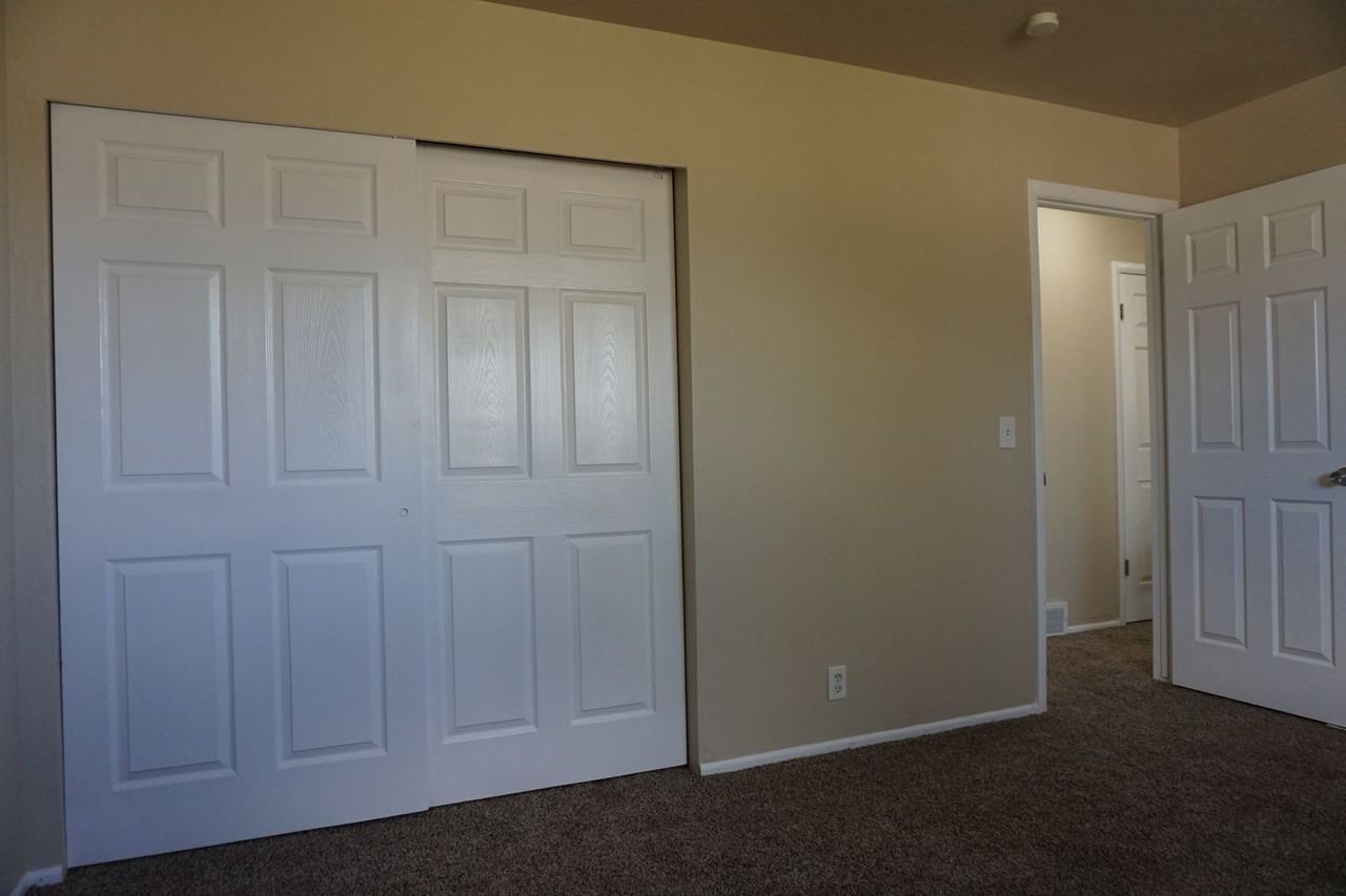 4090 S Carrie Dr - Photo 7 of 24