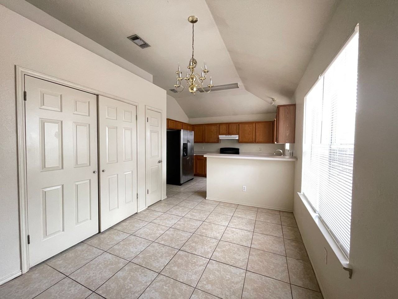 110 James Loop - Photo 5 of 21