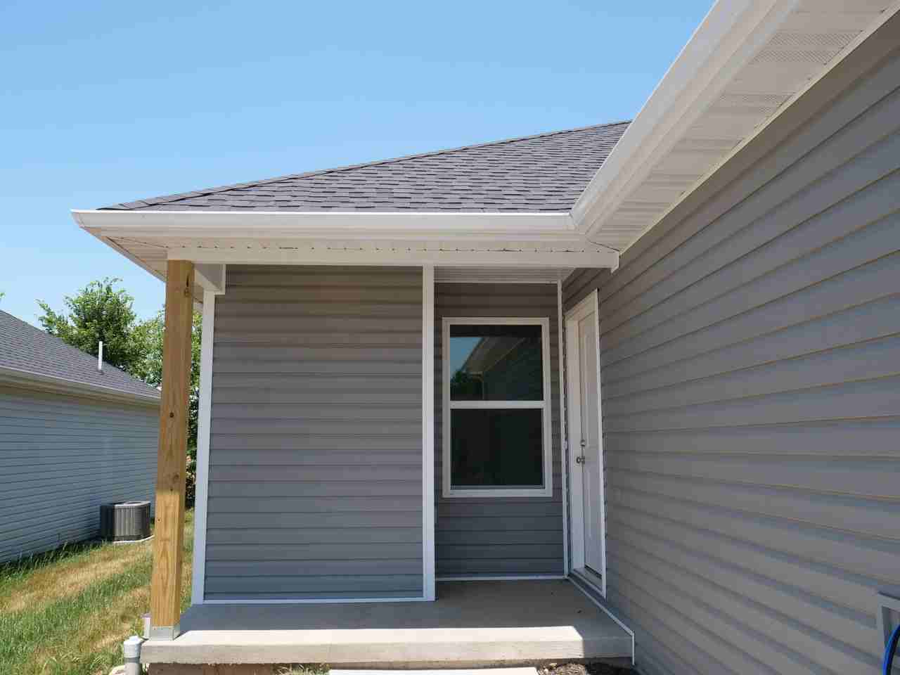329 W Summit St Unit B - Photo 3 of 7