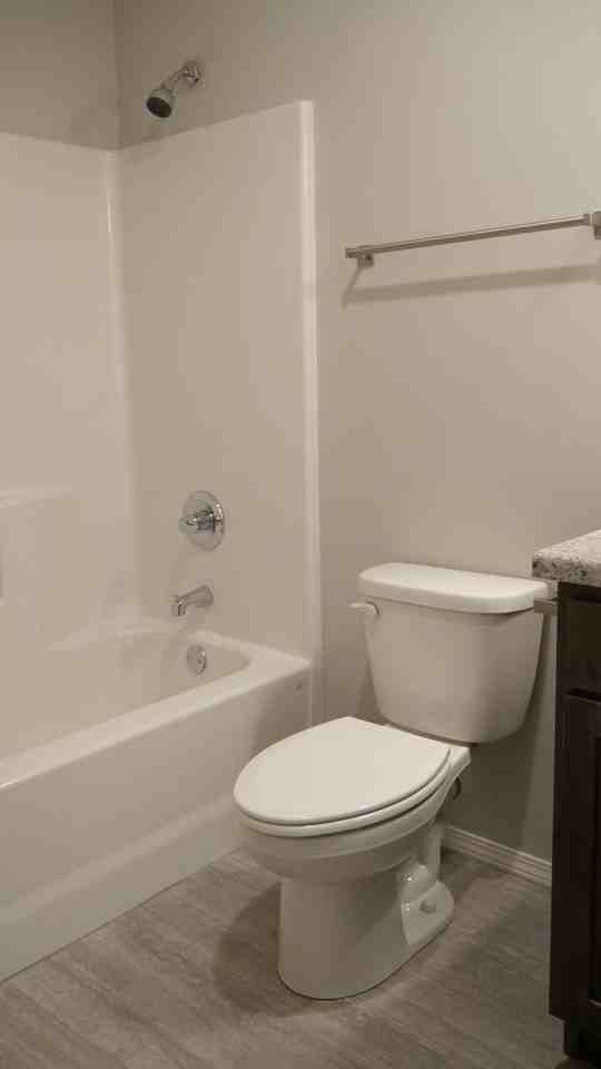 329 W Summit St Unit B - Photo 6 of 7