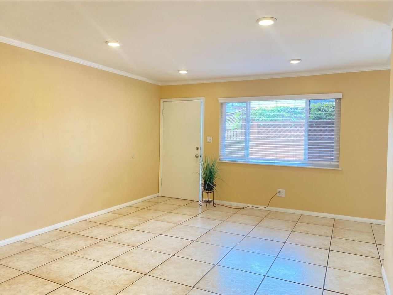 3755 1/2 32nd St - Photo 4 of 16