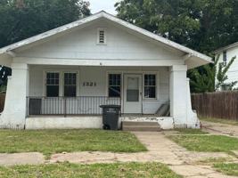featured image of 1321 S Keeler Ave