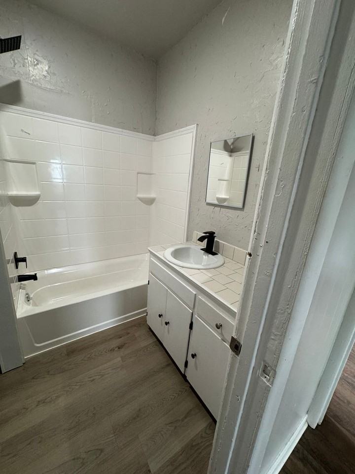 1321 S Keeler Ave - Photo 7 of 9