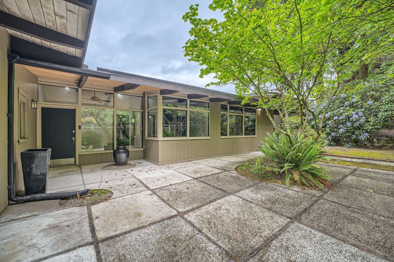 2851 Evergreen Point Rd - Photo 3 of 28