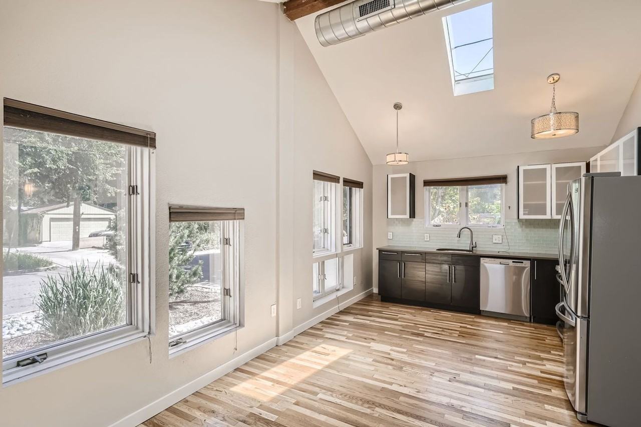 3816 E 11th Ave - Photo 2 of 11