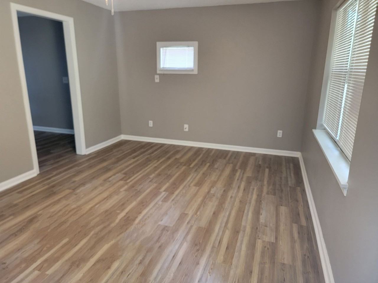 103 Hadley Dr - Photo 2 of 18