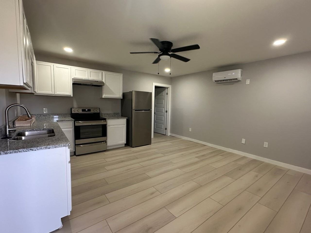 2321 David St #B - Photo 2 of 4