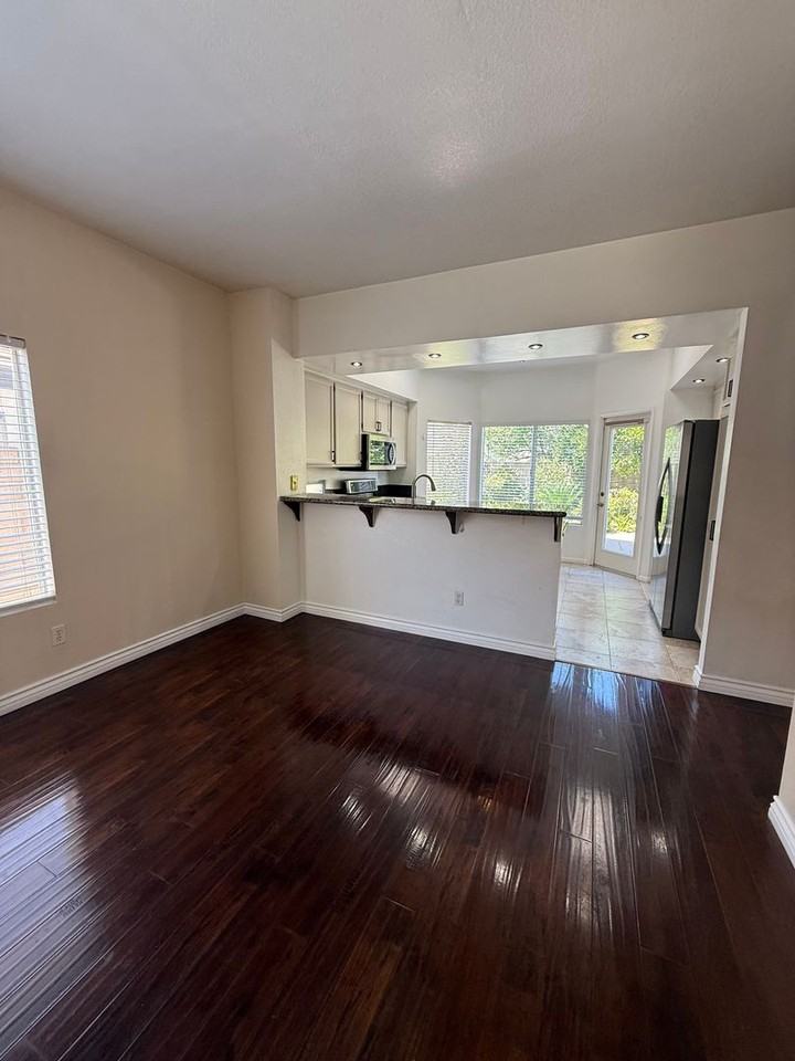 3073 Lamplighter St - Photo 4 of 16
