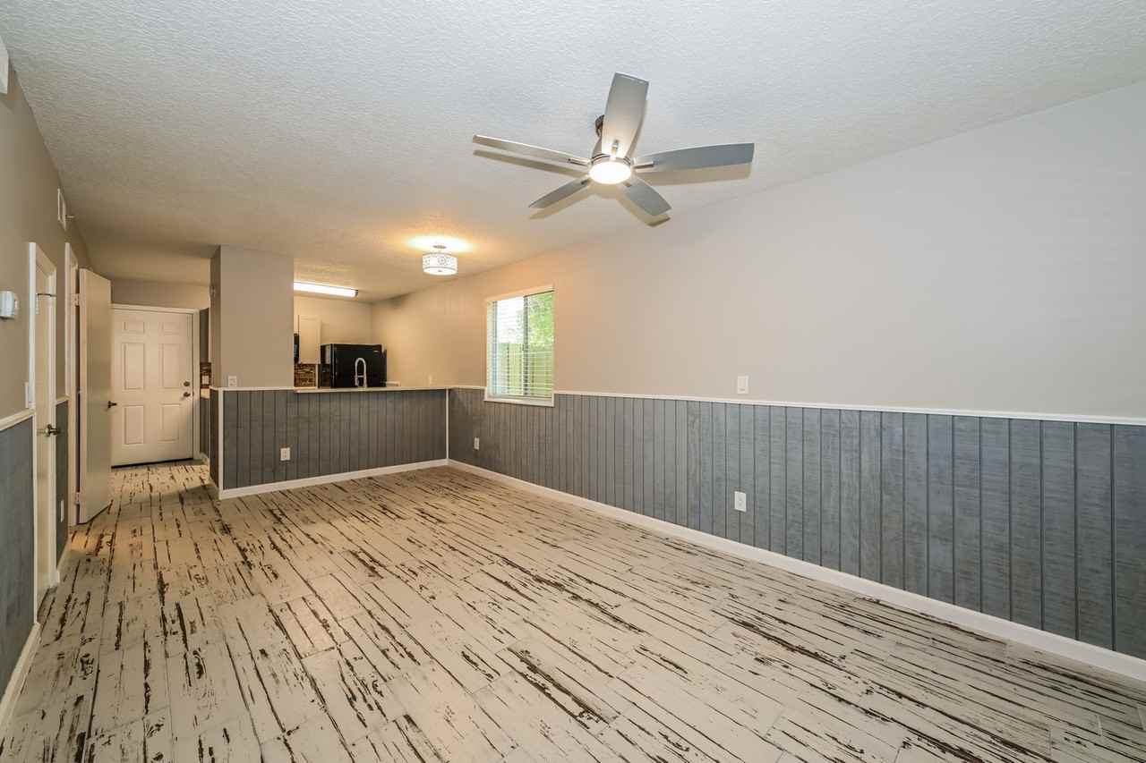 2226 Marsh Point Rd - Photo 3 of 20