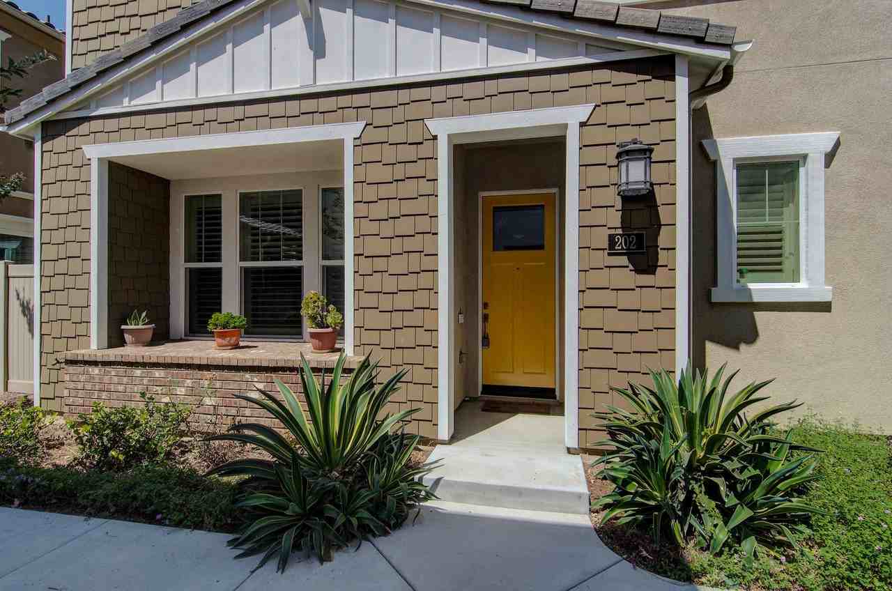 202 W Tribella Ct - Photo 2 of 20