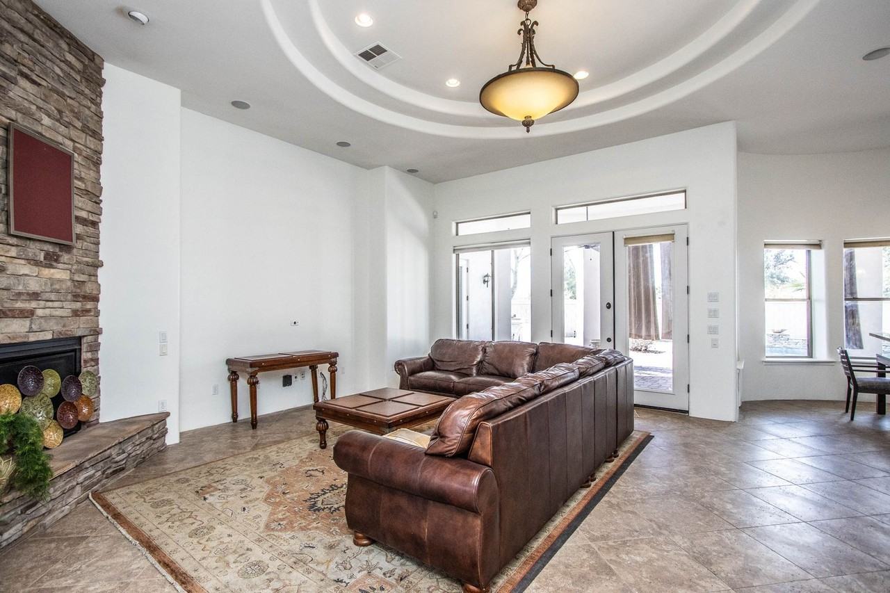 4010 E Aquarius Pl - Photo 3 of 50