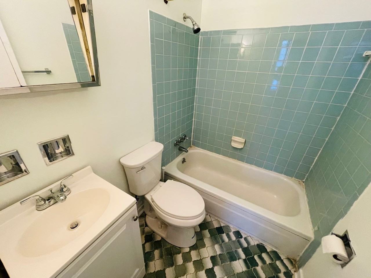 99 Columbia St #5 - Photo 3 of 4