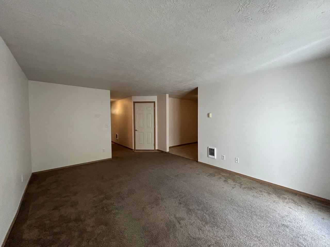 521 Ne Burnside Ave - Photo 5 of 23