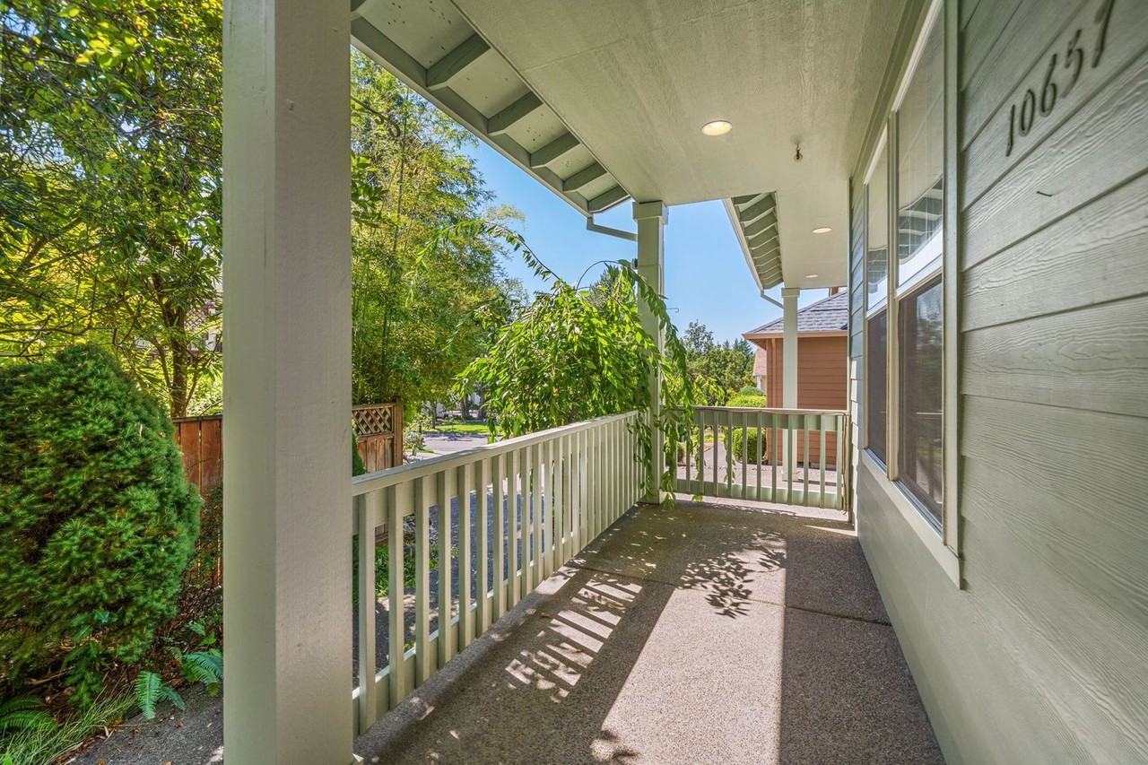 10657 Sw Adele Dr - Photo 2 of 38