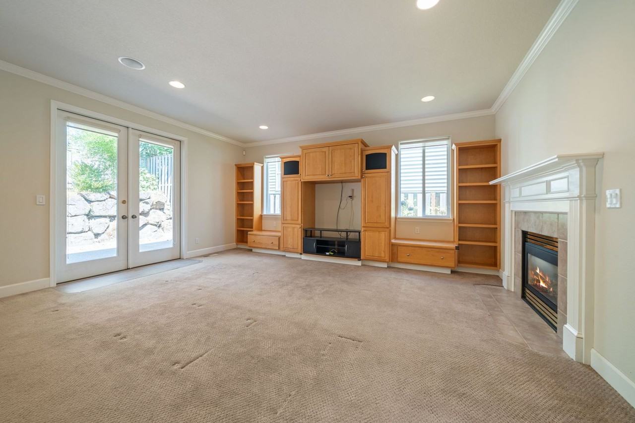 10657 Sw Adele Dr - Photo 7 of 38