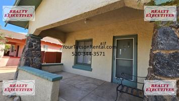 featured image of 812 E 8th St