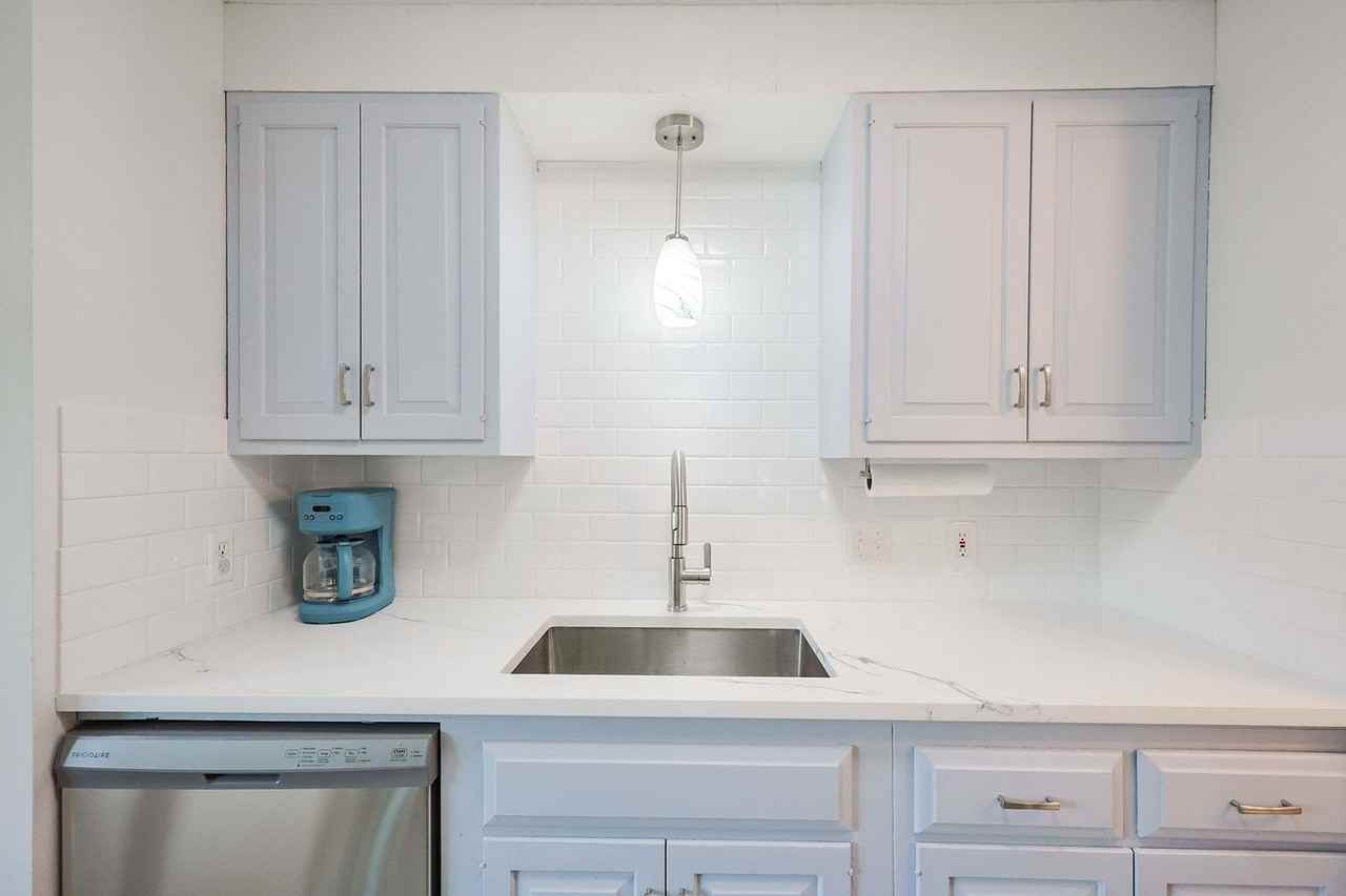 19 Atlantic Rd - Photo 6 of 31