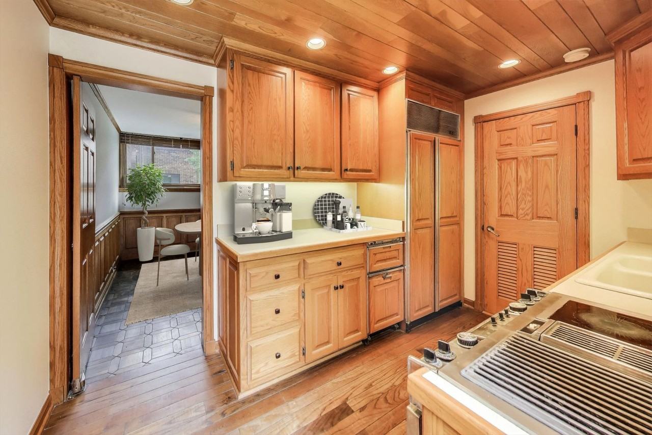 821 S Racine Ave #D - Photo 6 of 17
