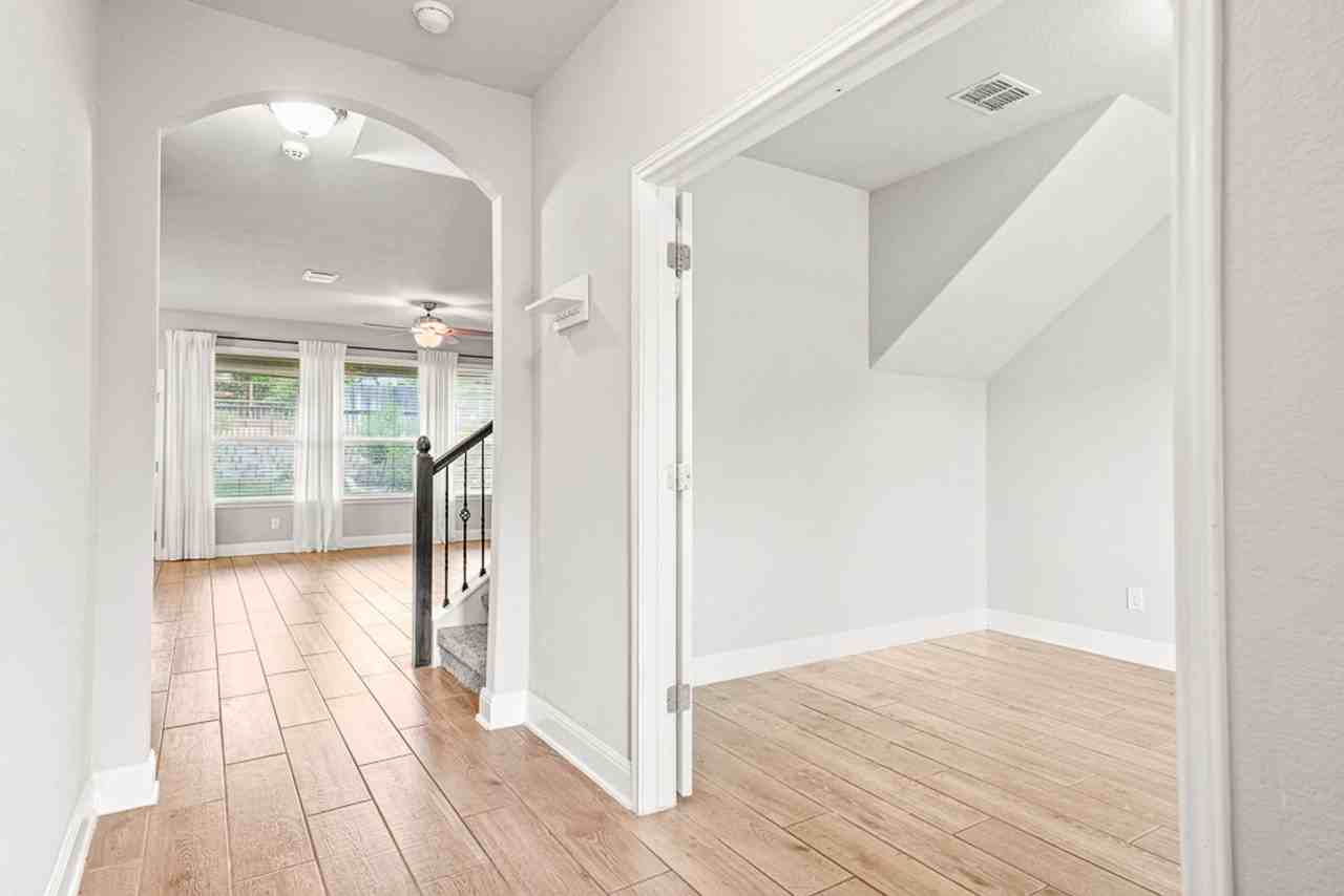 13154 Beals Cir - Photo 5 of 39