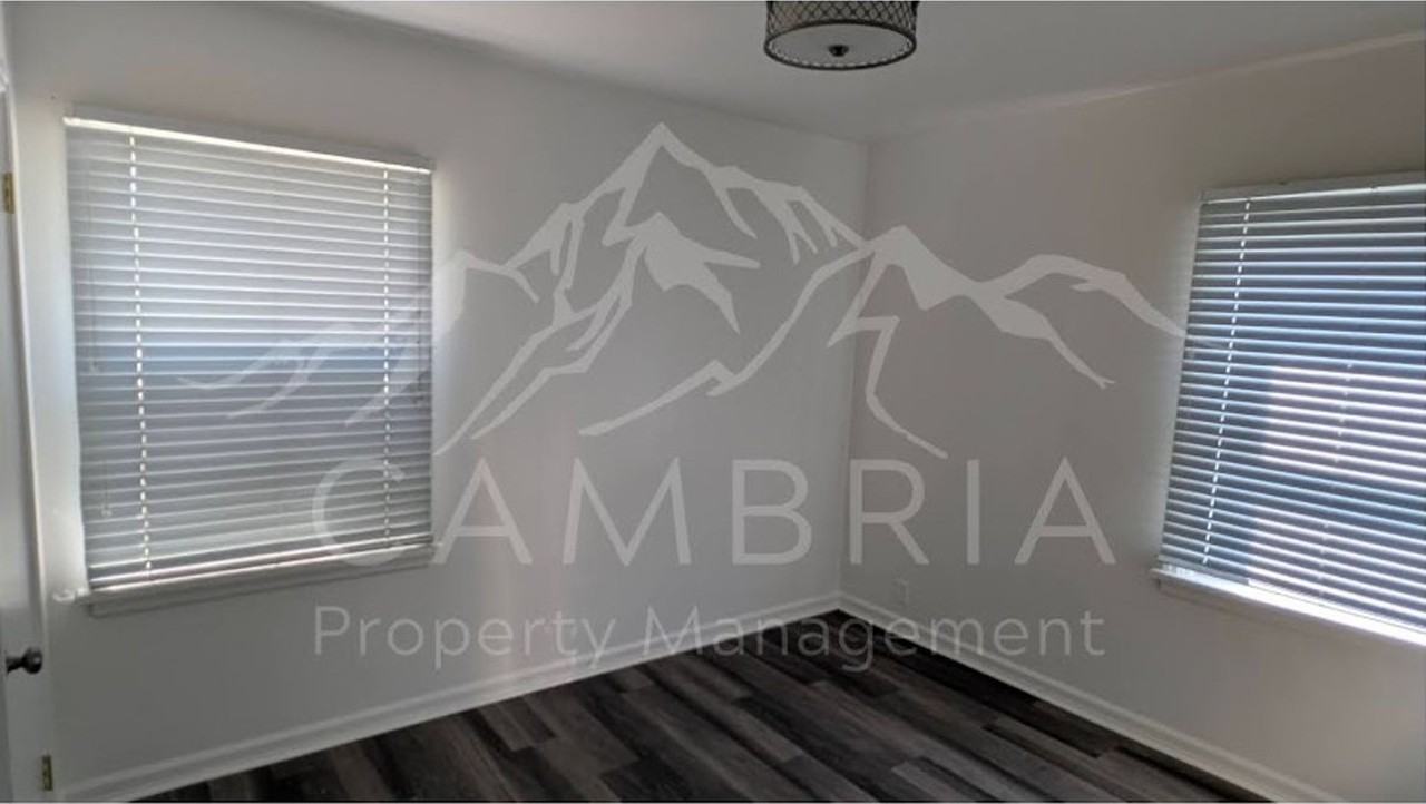 230 E 4500 S - Photo 4 of 11