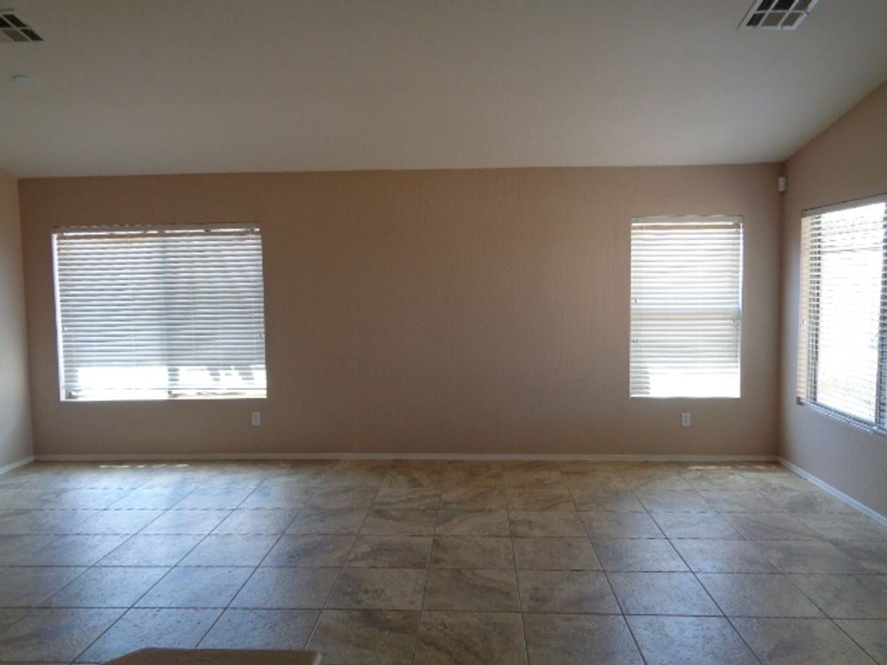 5219 W Desert Ln - Photo 2 of 14
