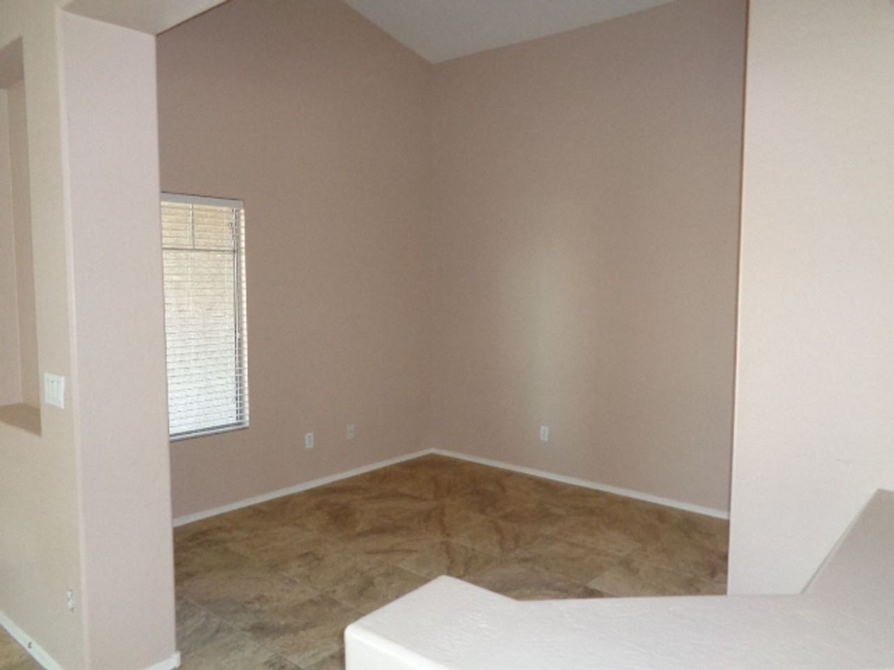 5219 W Desert Ln - Photo 4 of 14
