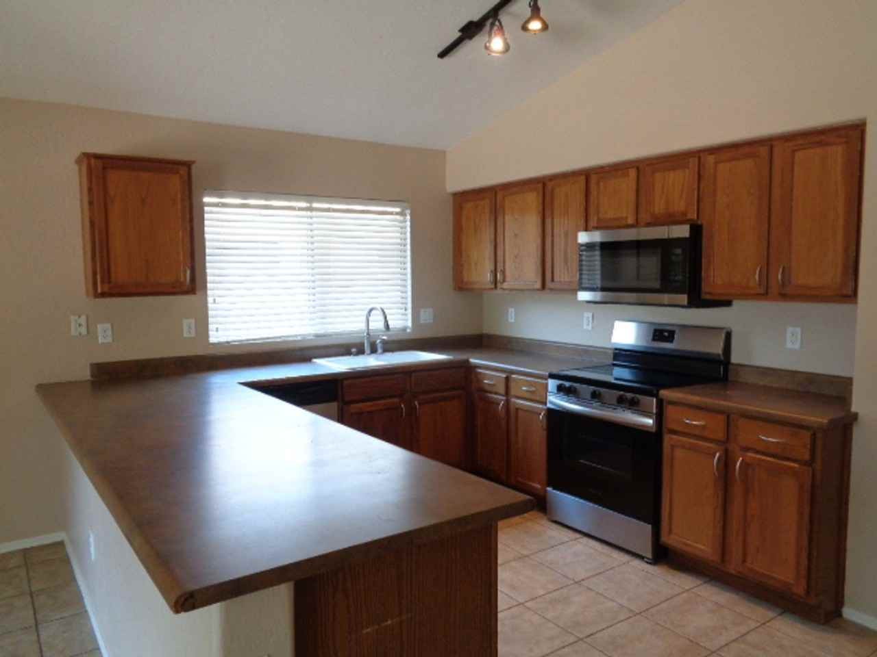 5219 W Desert Ln - Photo 5 of 14