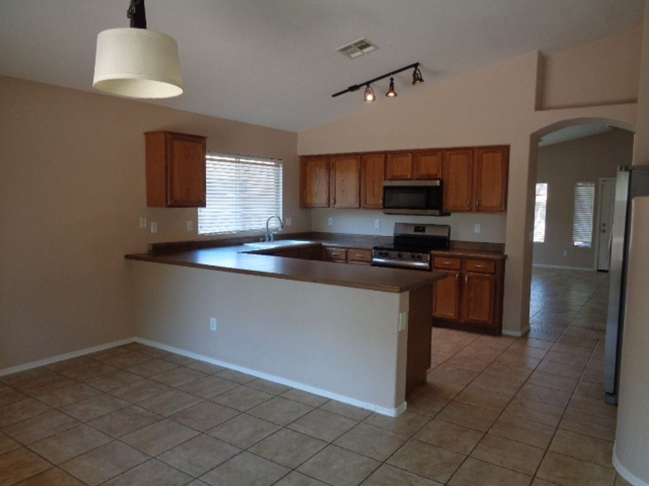 5219 W Desert Ln - Photo 6 of 14