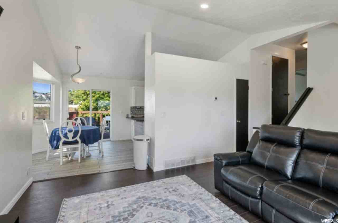 5579 Deerbrush Circle - Photo 5 of 29